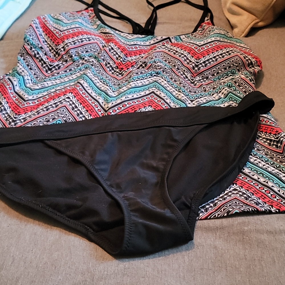 Tankini - Picture 2 of 3